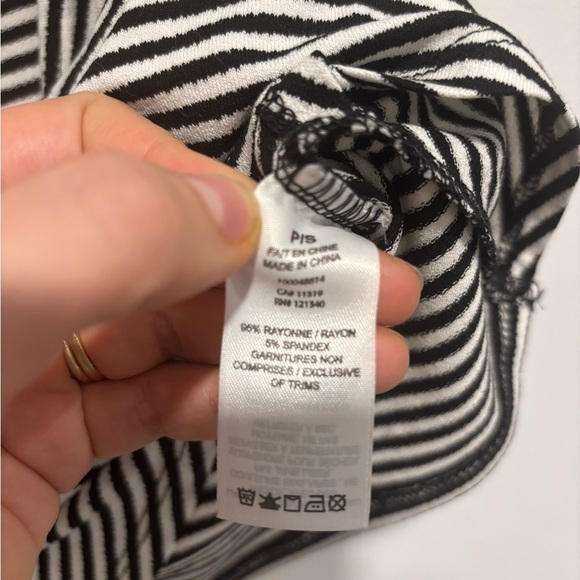 Dynamite Monochrome Striped Top (S) - Picture 4 of 8